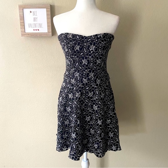 Speechless Sequins Embellished Strapless Dress✨ - Picture 2 of 6